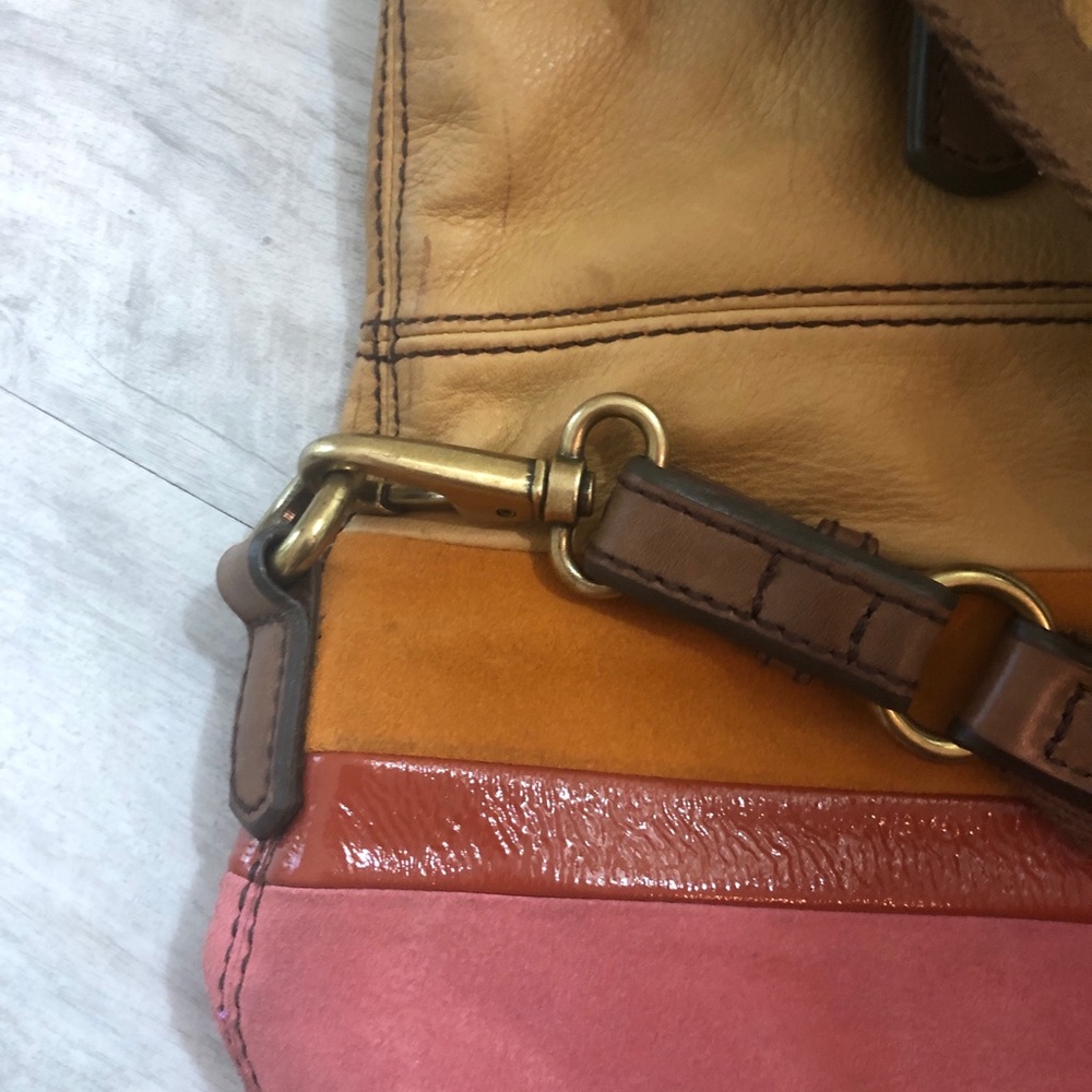 Fossil Explorer Crossbody Large - Picture 11 of 16